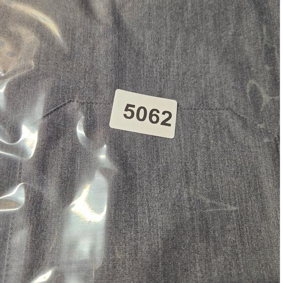 Figs Scrub Top Womens Medium Technical Collection Gray One Pocket Pink Ribbon - Picture 13 of 13